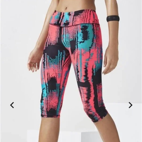 Fabletics Pants - Fabletics Salar Cropped / Knee Length Multicolor Leggings / Yoga Pants Size L